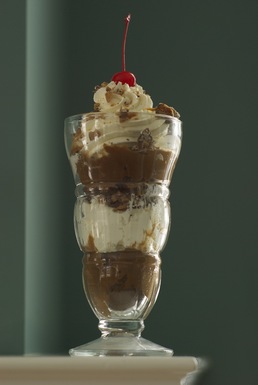 Malted pudding with toffee