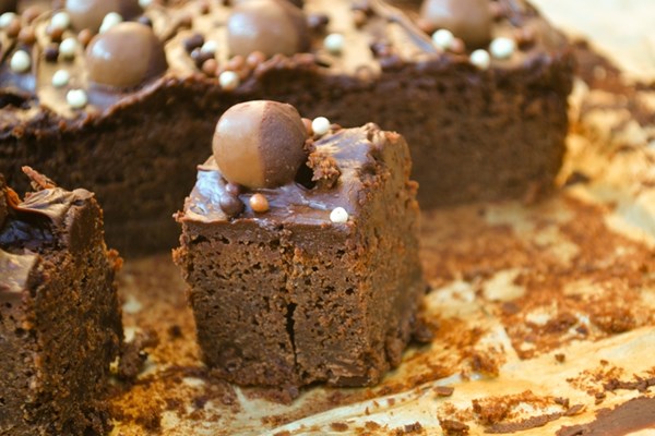 Malteser fudge brownies
