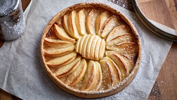 Maman Blanc's apple tart (Tarte aux pommes Maman Blanc)