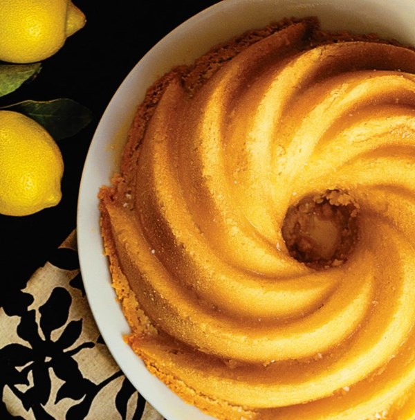 Mama's 7Up pound cake