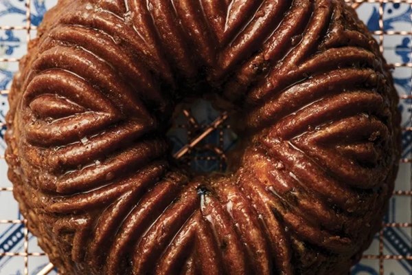 Mama's rum raisin bundt cake 