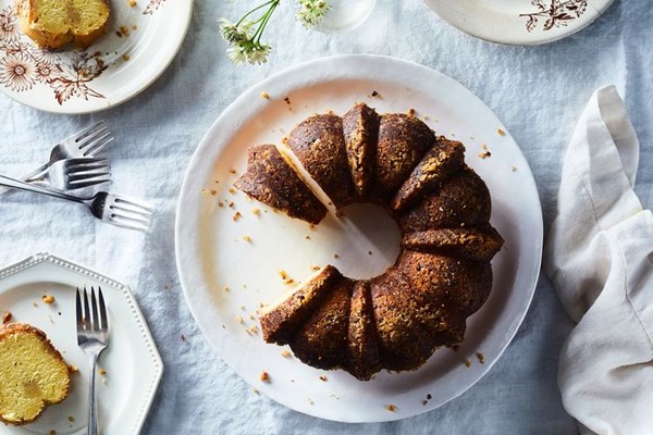 Mami’s rum cake (Mami’s bizcocho de ron)