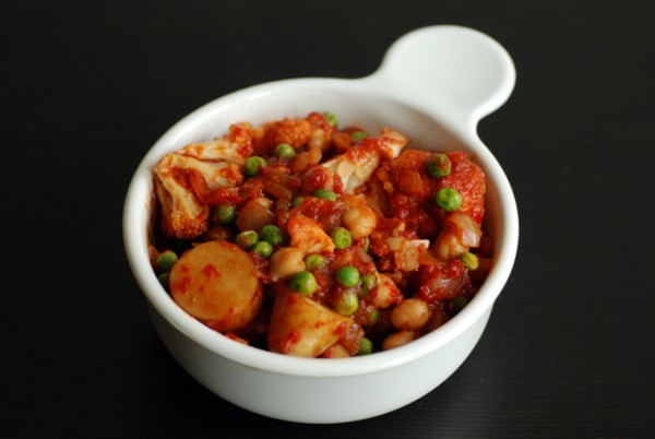 Manchurian chickpea bowls