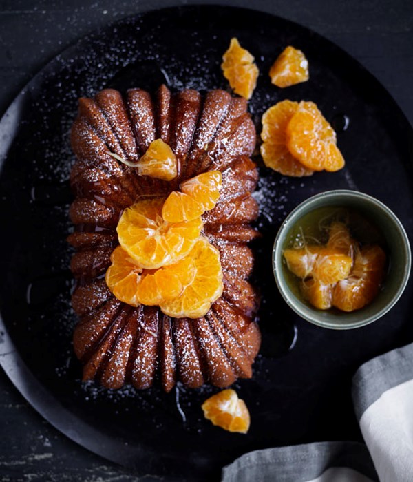 Mandarin and ginger syrup cake
