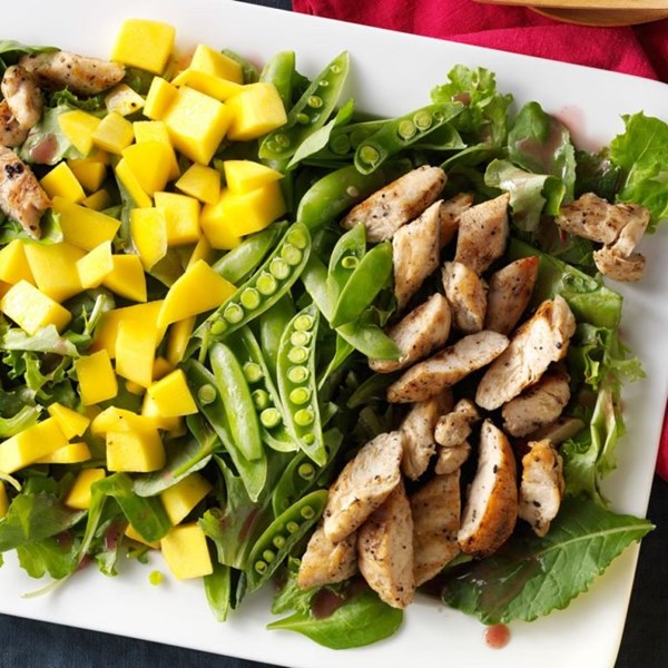 Mango & grilled chicken salad