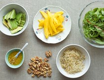 Mango & walnut salad