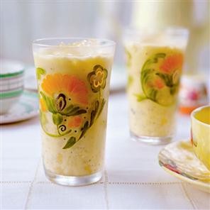 Mango and banana iced yogurt smoothies