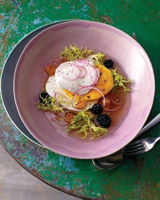 Mango and blackberry salad with mozzarella and frisée