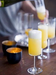 Mango and lychee Bellini