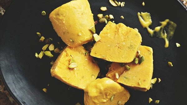 Mango and pistachio kulfi