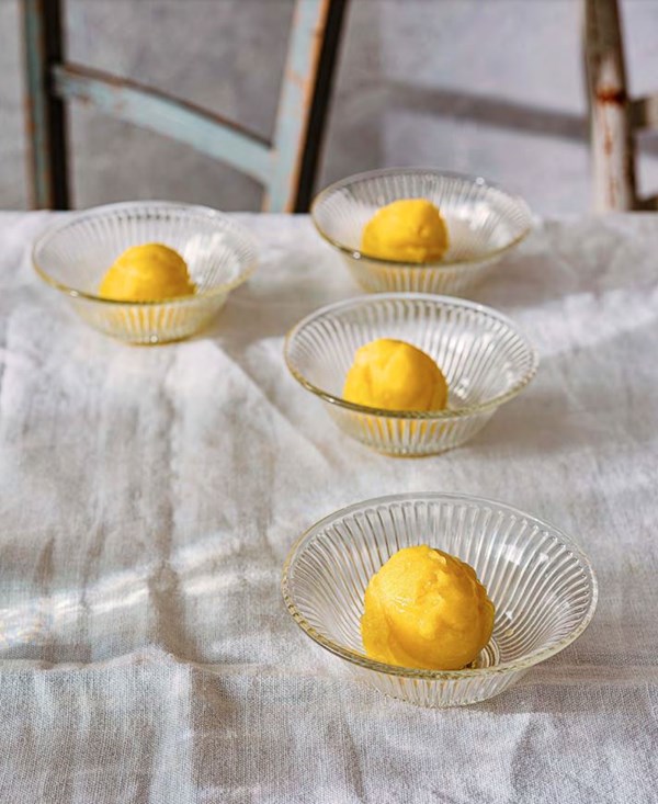 Mango and vodka sorbet (Sorbetto con mango e vodka)