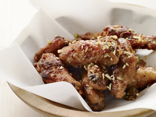 Mango-curry hot wings