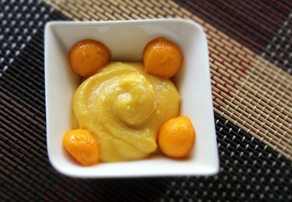 Mango-flavored yogurt (Aamrakhand)