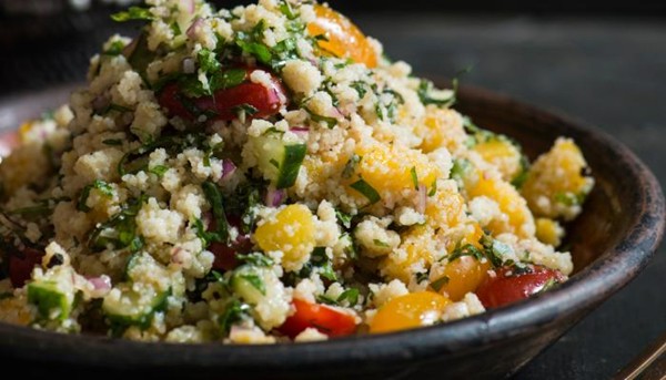 Mango fonio salad