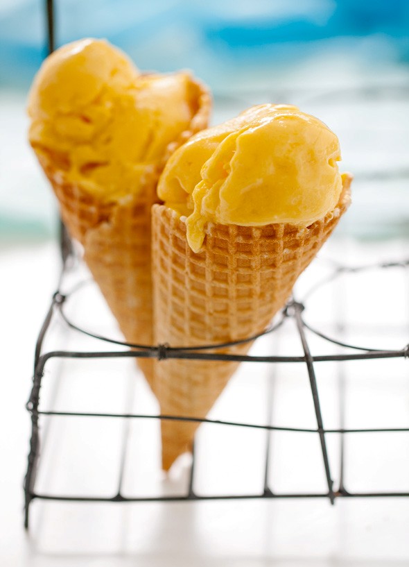 Mango frozen yogurt