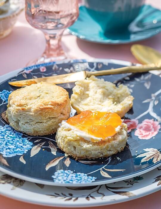 Mango-ginger scones