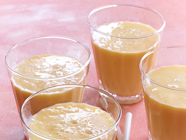 Mango-guava batidos