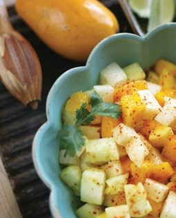 Mango, jicama, and cucumber salad (Ensalada de mango, jicama, y pepino)
