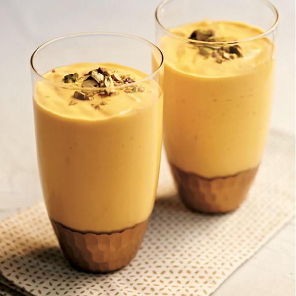 Mango lassi smoothie