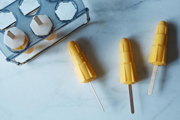 Mango lassisicles