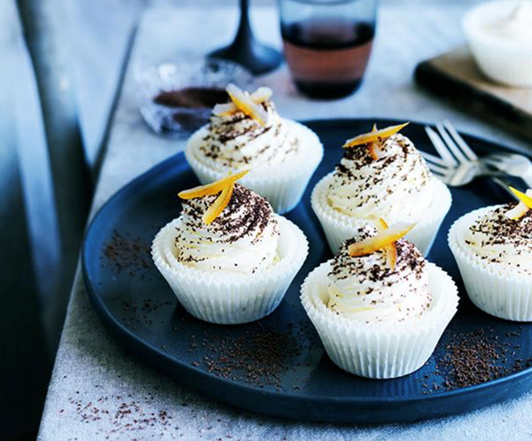 Mango macadamia merveilleux with Dulcey cream