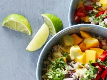 Mango-rice salad bowls 