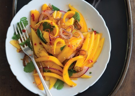Mango salad with crispy shallots