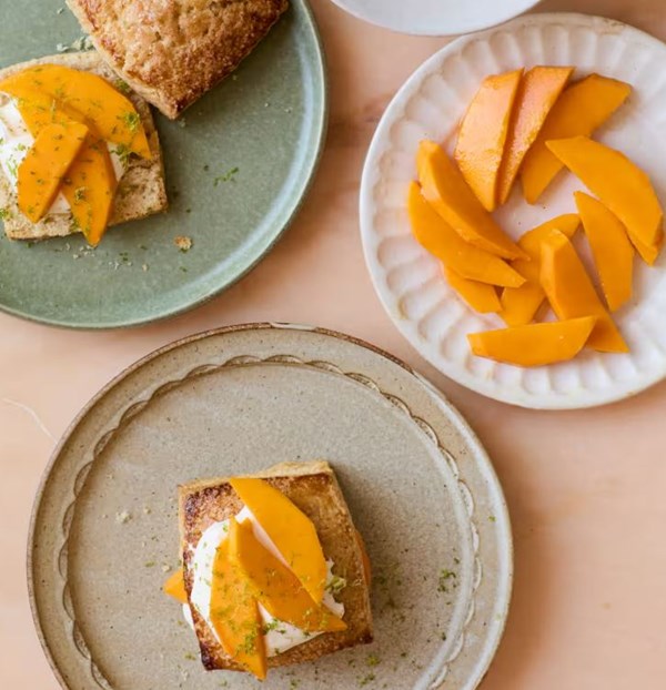 Mango shortcakes