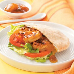 Mango shrimp pitas