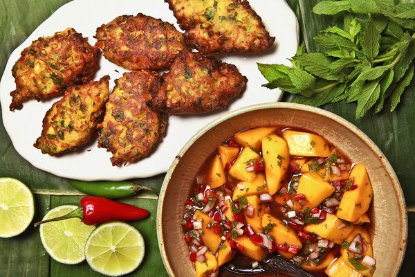 Mango-tamarind chutney