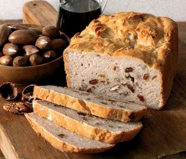 Maple and pecan gluten-free bread