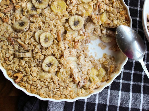 Maple-banana baked oatmeal