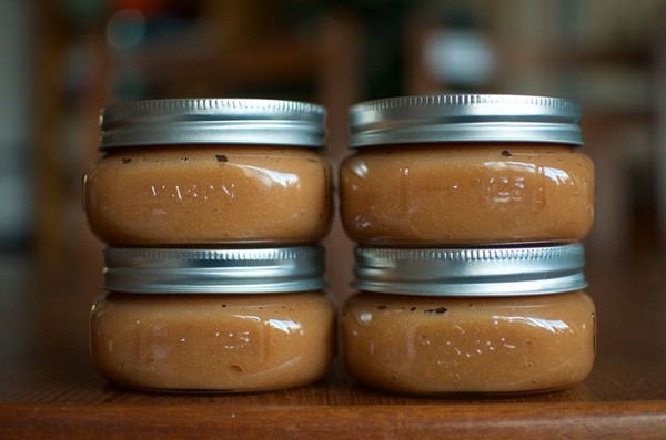 Maple bourbon apple butter