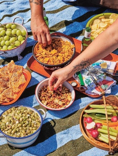 Maple cheddar snack mix