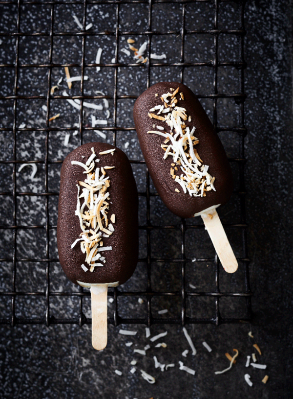 Maple, coconut and milk chocolate popsicles
