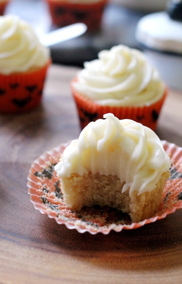 Maple cupcakes with maple cream cheese frosting