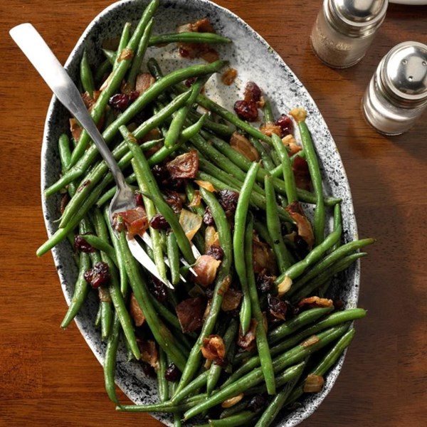 Maple-glazed green beans