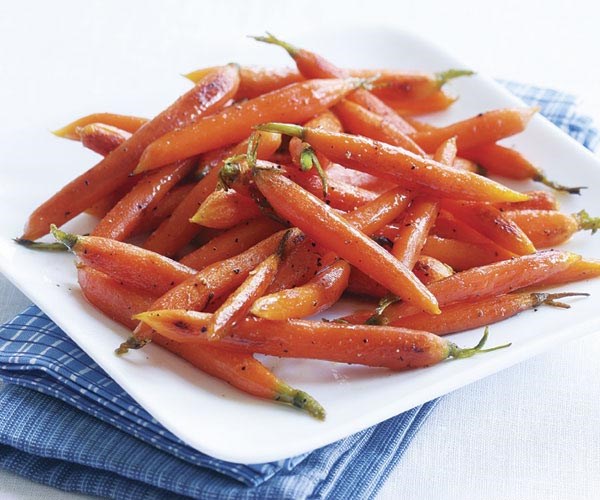 Maple pan-roasted baby carrots