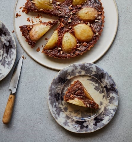 Maple-pear pecan tart
