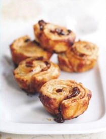 Maple, pecan and sultana pastry twirls