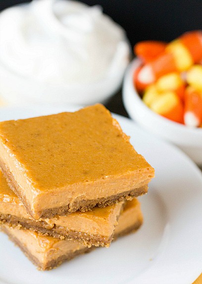 Maple pumpkin cheesecake bars