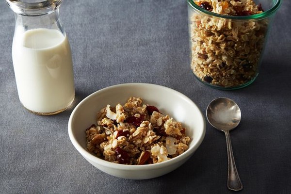 Maple quinoa granola