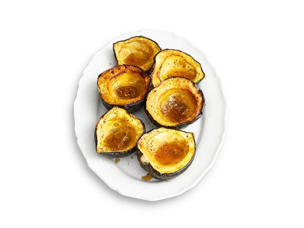 Maple-roasted acorn squash 