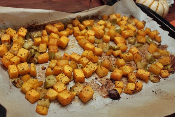Maple-roasted butternut squash and apples