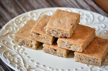 Maple sugar pecan bars
