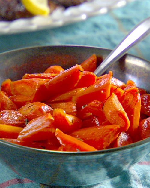 Maple-thyme roasted carrots