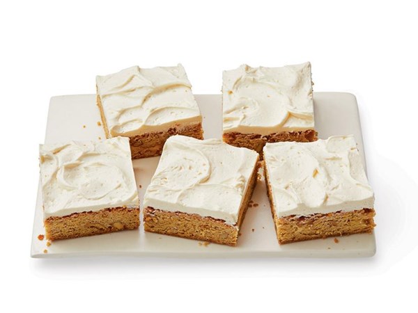 Maple-walnut blondies 