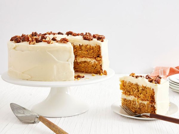 Maple-walnut carrot cake 