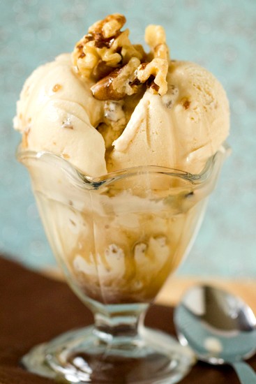 Maple-walnut ice cream
