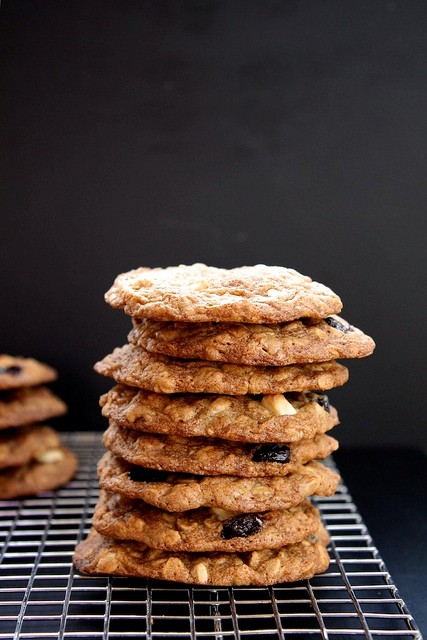 Maple, white chocolate and cherry oatmeal cookies